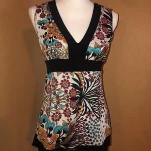 Womens Sleeveless V-neck Blouse